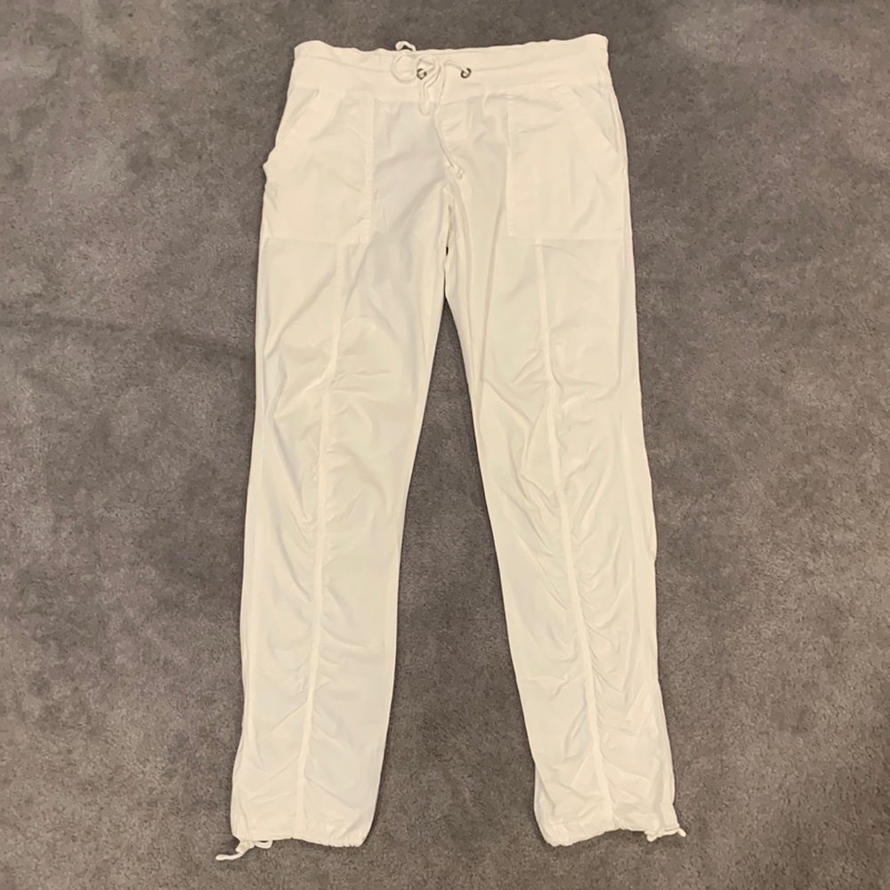 Wearbles XCVI White Scrunch Ankle Pants